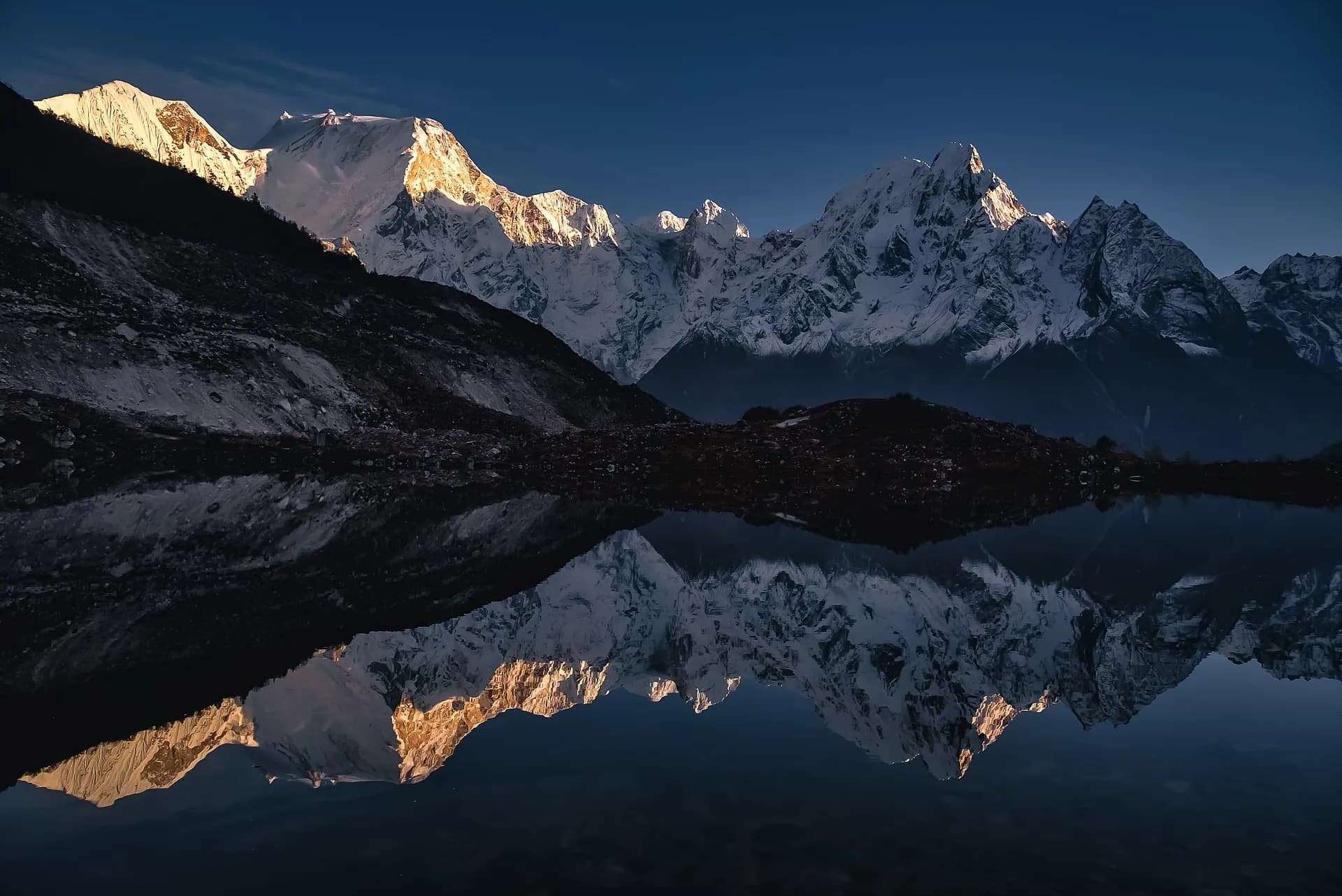 Manaslu Circuit Trek